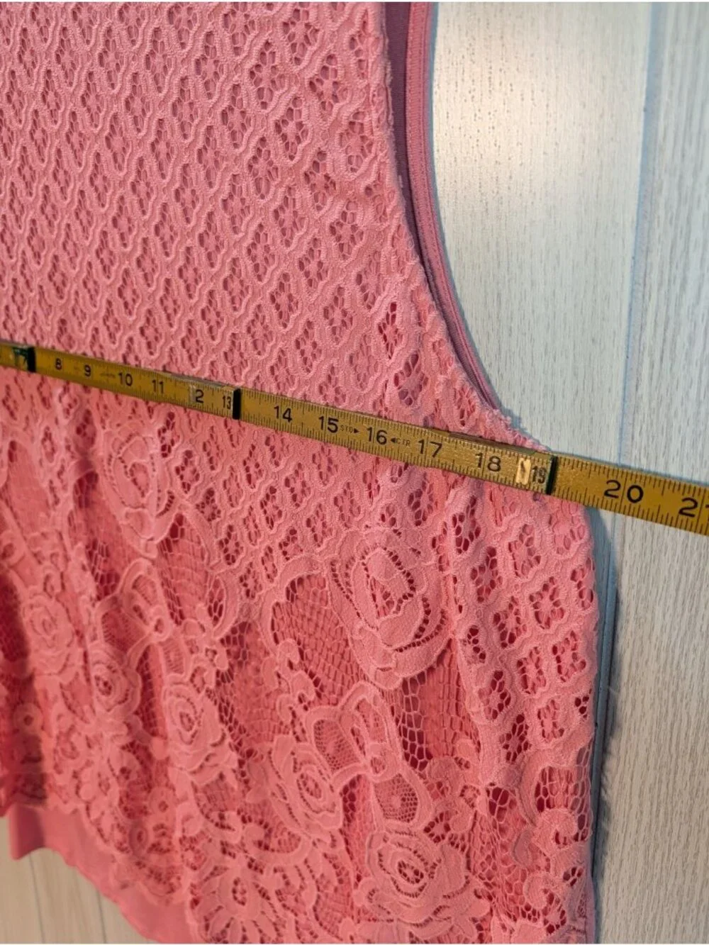 Torrid Halter Top 2X Pink Floral Lace High Neck Lined Key Hole Sleeveless Bouse